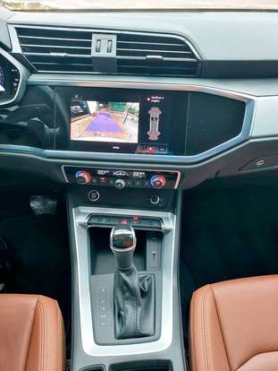 AUDI-Q3-2020