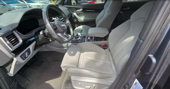 AUDI-Q5-2022