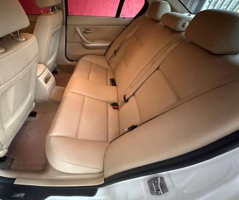 BMW-318i-2012