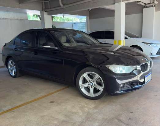 BMW-320i-2014