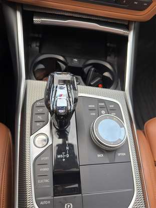 BMW-330e-2020