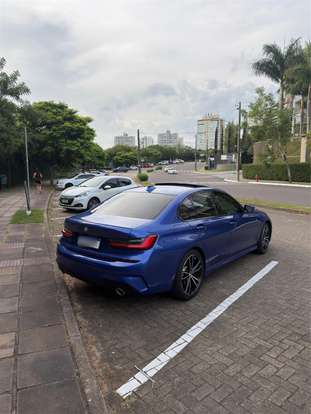 BMW-330e-2020