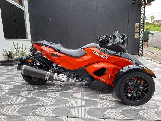 CAN-AM SPYDER RS-S 
