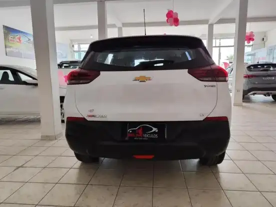 CHEVROLET-TRACKER-2023