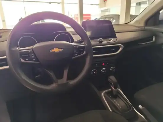 CHEVROLET-TRACKER-2023