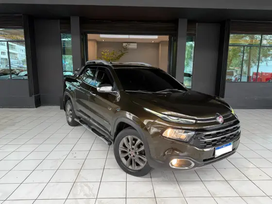 FIAT TORO 2.0 16V TURBO DIESEL RANCH 4WD AT9 FIAT TORO 2.0 16V TURBO DIESEL RANCH 4WD AT9
