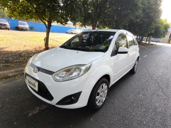 FORD FIESTA 1.6 ROCAM SE 8V FLEX 4P MANUAL