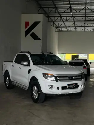 FORD RANGER 3.2 XLS 4X4 CD 20V DIESEL 4P AUTOMÁTICO