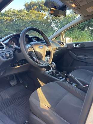 FORD-FIESTA-2015