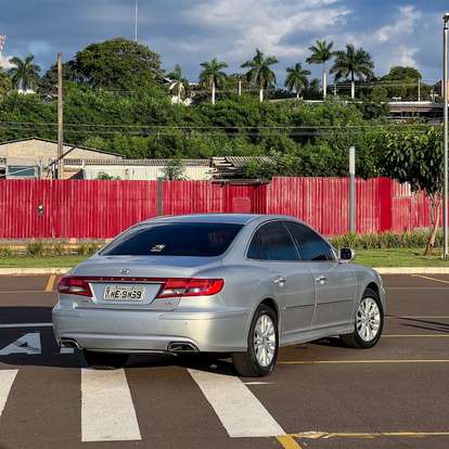 HYUNDAI-AZERA-2010