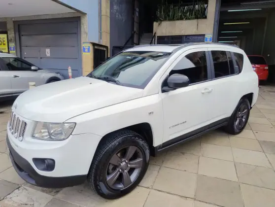 JEEP COMPASS 2.0 SPORT 4X2 16V GASOLINA 4P AUTOMÁTICO
