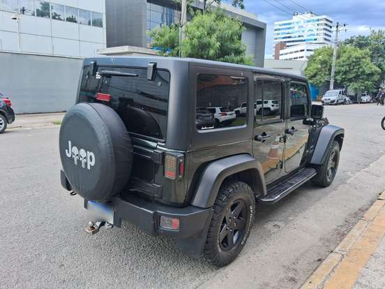 JEEP-WRANGLER-2011