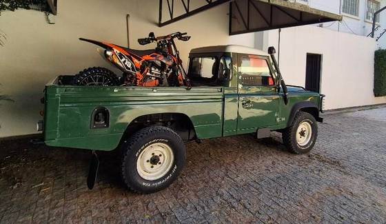 LAND ROVER DEFENDER 2.5 HCPU 110 4X4 TURBO DIESEL 2P MANUAL