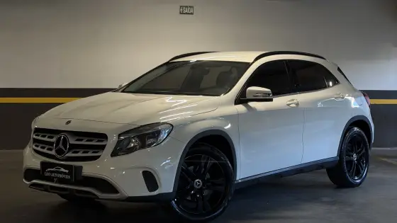 MERCEDES-BENZ GLA 200 1.6 CGI FLEX STYLE 7G-DCT
