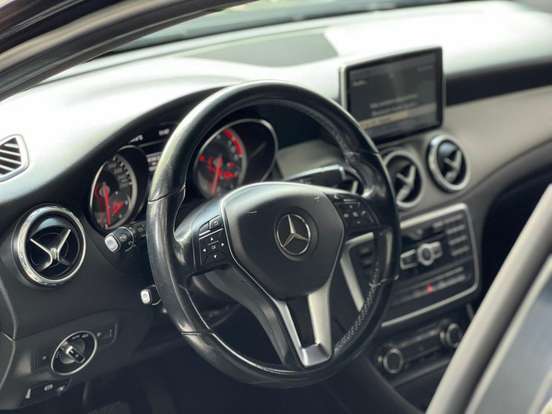 MERCEDES-BENZ-GLA 200-1.6 CGI STYLE 16V TURBO FLEX 4P AUTOMÁTICO MERCEDES-BENZ-GLA 200-2015