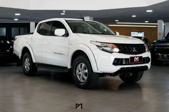 MITSUBISHI L200 TRITON 2.4 16V TURBO DIESEL GL CD 4X4 MANUAL MITSUBISHI L200 TRITON 2.4 16V TURBO DIESEL GL CD 4X4 MANUAL