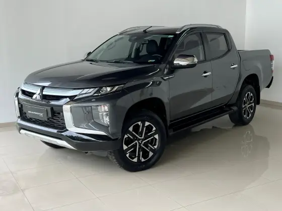 MITSUBISHI L200 TRITON 2.4 16V TURBO DIESEL SPORT HPE-S CD 4P 4X4 AUTOMÁTICO MITSUBISHI L200 TRITON 2.4 16V TURBO DIESEL SPORT HPE-S CD 4P 4X4 AUTOMÁTICO