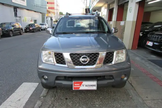 NISSAN FRONTIER 2.5 LE 4X4 CD TURBO ELETRONIC DIESEL 4P AUTOMÁTICO