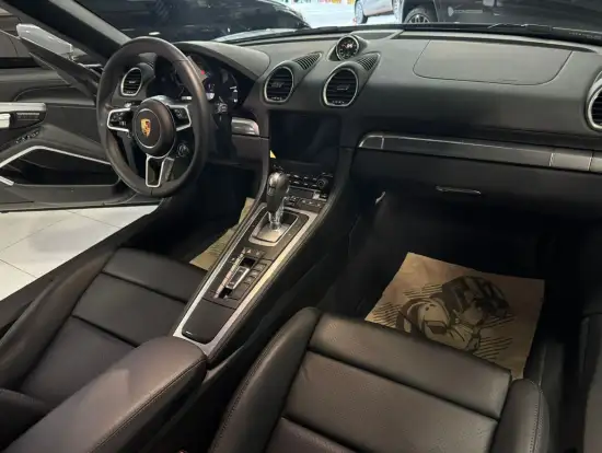 PORSCHE-718-2024