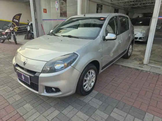 RENAULT SANDERO 1.6 PRIVILÉGE 16V FLEX 4P AUTOMÁTICO