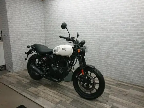 ROYAL ENFIELD HUNTER 350 