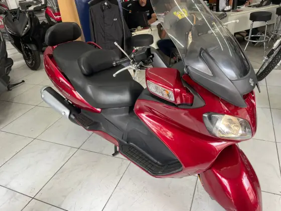SUZUKI BURGMAN 650 EXECUTIVE 