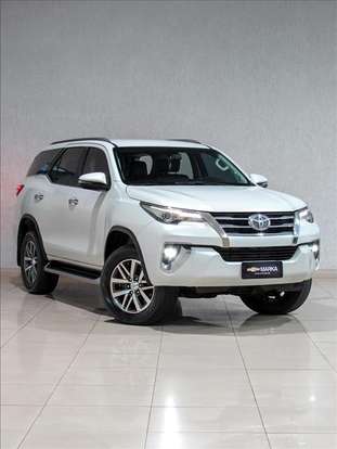 TOYOTA-HILUX SW4-2.8 SRX 4X4 7 LUGARES 16V TURBO INTERCOOLER DIESEL 4P AUTOMÁTICO TOYOTA-HILUX SW4-2019