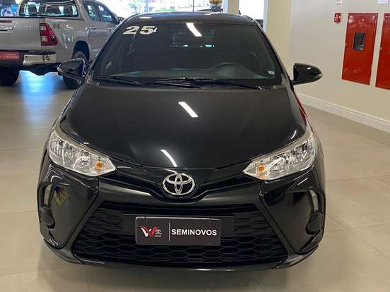 TOYOTA-YARIS-2024