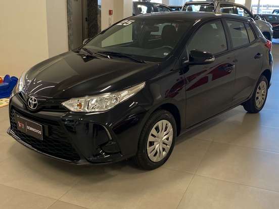 TOYOTA-YARIS-2024