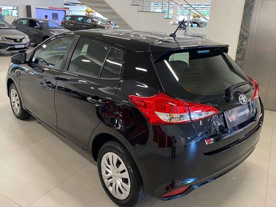 TOYOTA-YARIS-2024