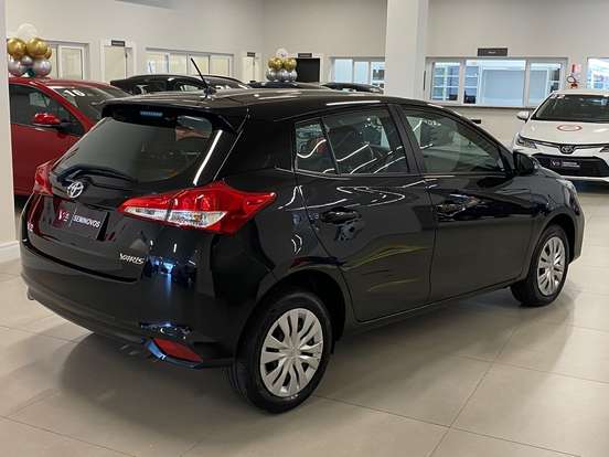 TOYOTA-YARIS-2024