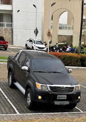 TOYOTA-HILUX-2015