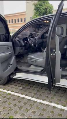TOYOTA-HILUX-2.7 SRV 4X4 CD 16V FLEX 4P AUTOMÁTICO TOYOTA-HILUX-2015
