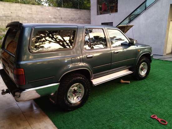 TOYOTA-HILUX SW4-1993