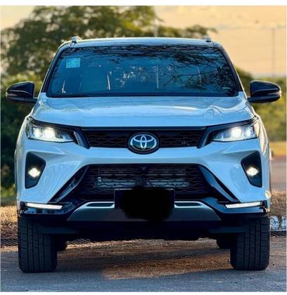 TOYOTA HILUX SW4 2.8 D-4D TURBO DIESEL DIAMOND 7L 4X4 AUTOMÁTICO