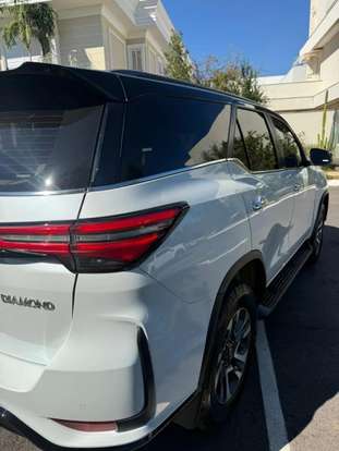 TOYOTA-HILUX SW4-2023