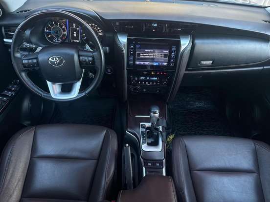 TOYOTA-HILUX SW4-2018