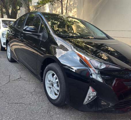TOYOTA-PRIUS-2018