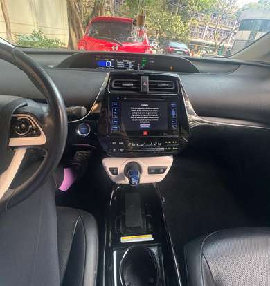 TOYOTA-PRIUS-2018