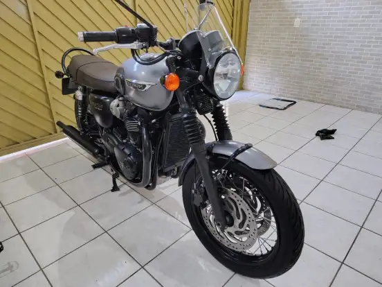 TRIUMPH-BONNEVILLE T120 BLACK 1200 TRIUMPH-BONNEVILLE T120 BLACK 1200-2018