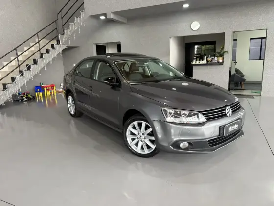 VOLKSWAGEN JETTA 2.0 COMFORTLINE FLEX 4P TIPTRONIC