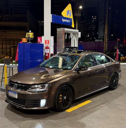 VOLKSWAGEN-JETTA-2013