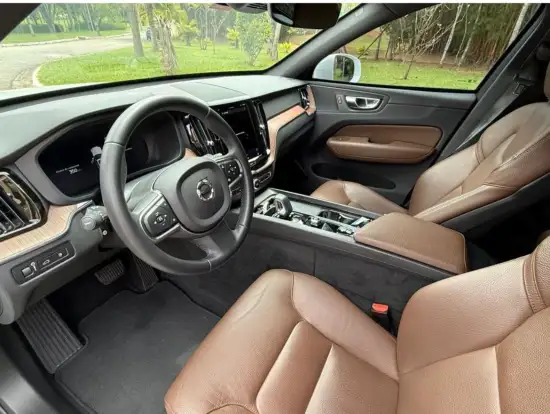 VOLVO-XC60-2022