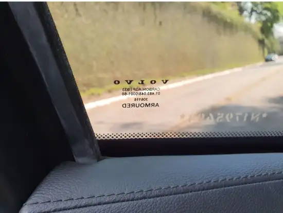 VOLVO-XC90-2021