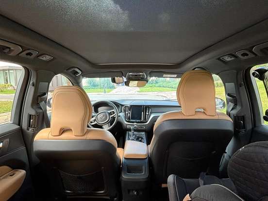 VOLVO-XC60-2.0 T5 GASOLINA MOMENTUM AWD GEARTRONIC VOLVO-XC60-2019