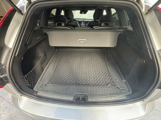 VOLVO-XC60-2.0 T5 GASOLINA R-DESIGN AWD GEARTRONIC VOLVO-XC60-2018