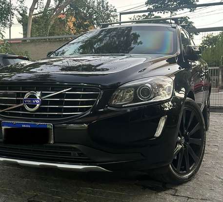 VOLVO-XC60-2015