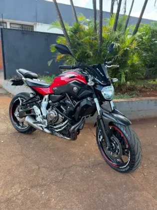 YAMAHA MT-07 