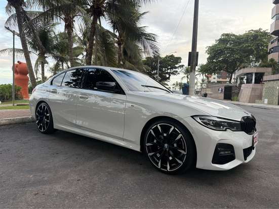 BMW-320i-2020