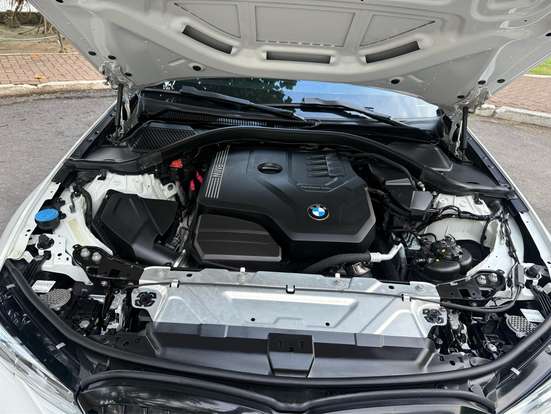 BMW-320i-2020